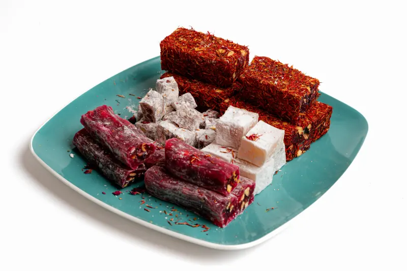 Turkish delight with lokum, powdered cubes and petal-coated pieces