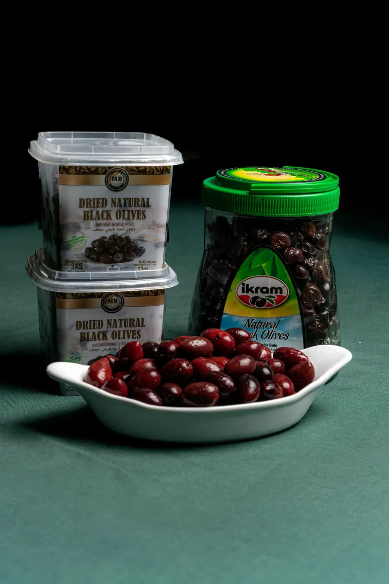 Dried black olives